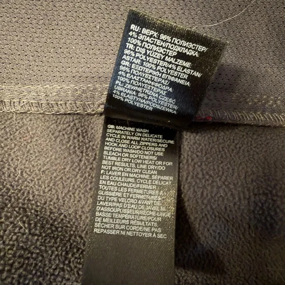 The North Face Men's Red and Gray Performance Jacket - Picture 9 of 12